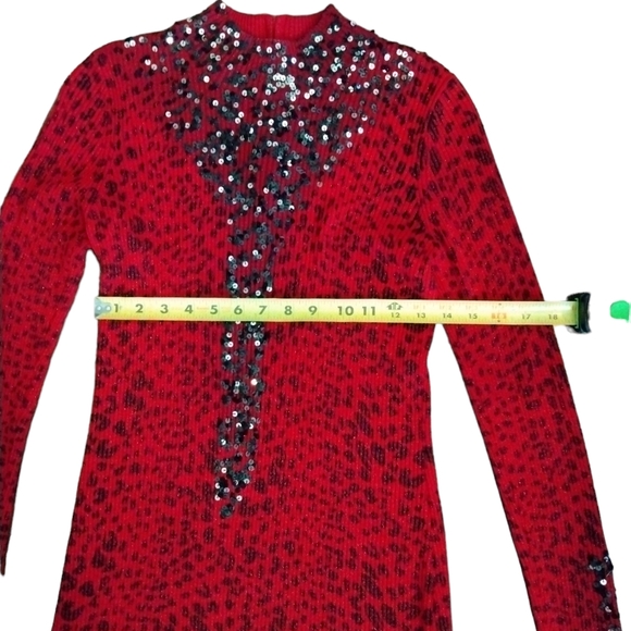 Fonyana red sequine top - Picture 5 of 9